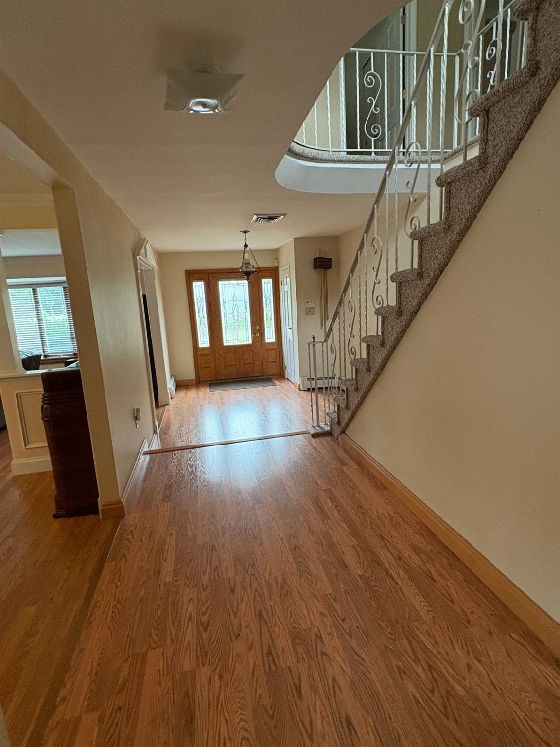 Hauppauge, New York, 11788, United States, 4 Bedrooms Bedrooms, ,3 BathroomsBathrooms,Residential,For Sale,1924109