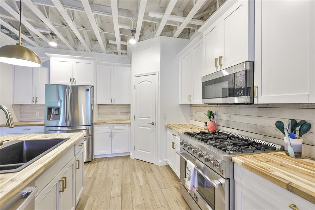 Seffner, Florida, 33584, United States, 3 Bedrooms Bedrooms, ,3 BathroomsBathrooms,Residential,For Sale,1978869