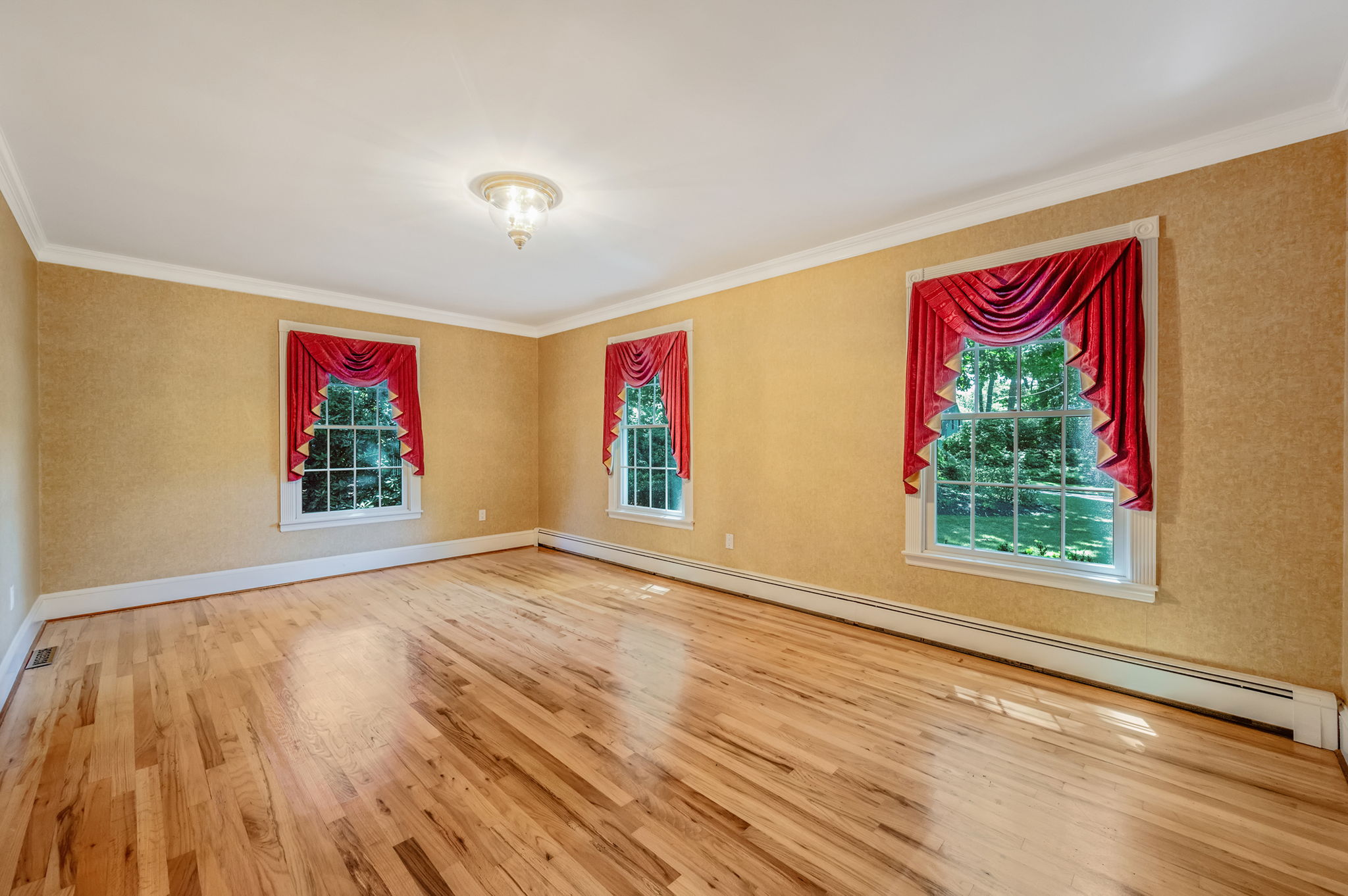 Mount Sinai, New York, 11766, United States, 4 Bedrooms Bedrooms, ,3 BathroomsBathrooms,Residential,For Sale,1924395