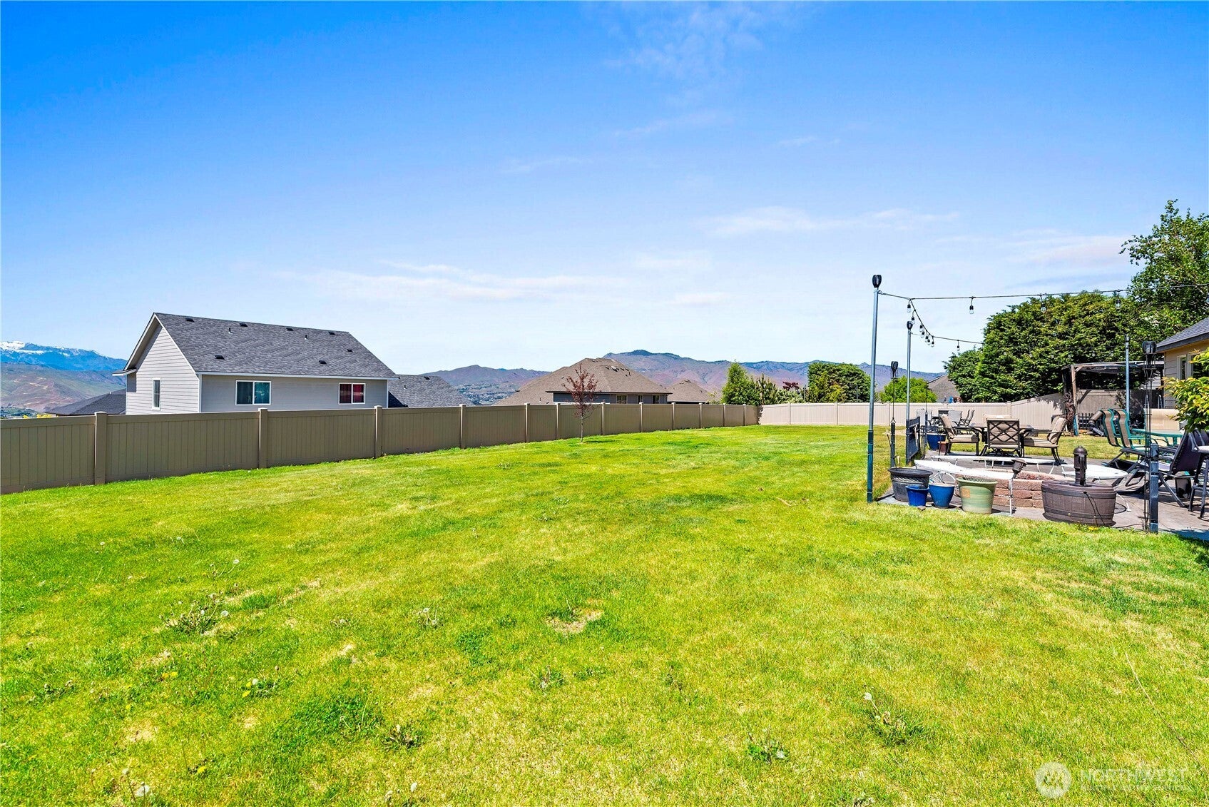 East Wenatchee, Washington, 98802, United States, 3 Bedrooms Bedrooms, ,3 BathroomsBathrooms,Residential,For Sale,1805668