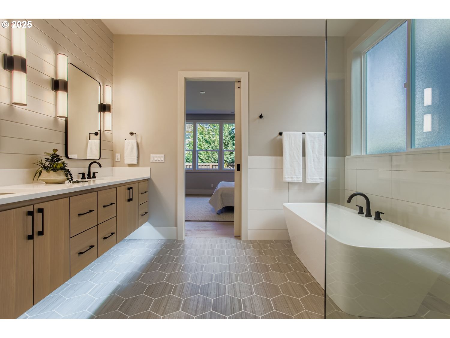 Portland, Oregon, 97229, United States, 5 Bedrooms Bedrooms, ,4 BathroomsBathrooms,Residential,For Sale,1982334