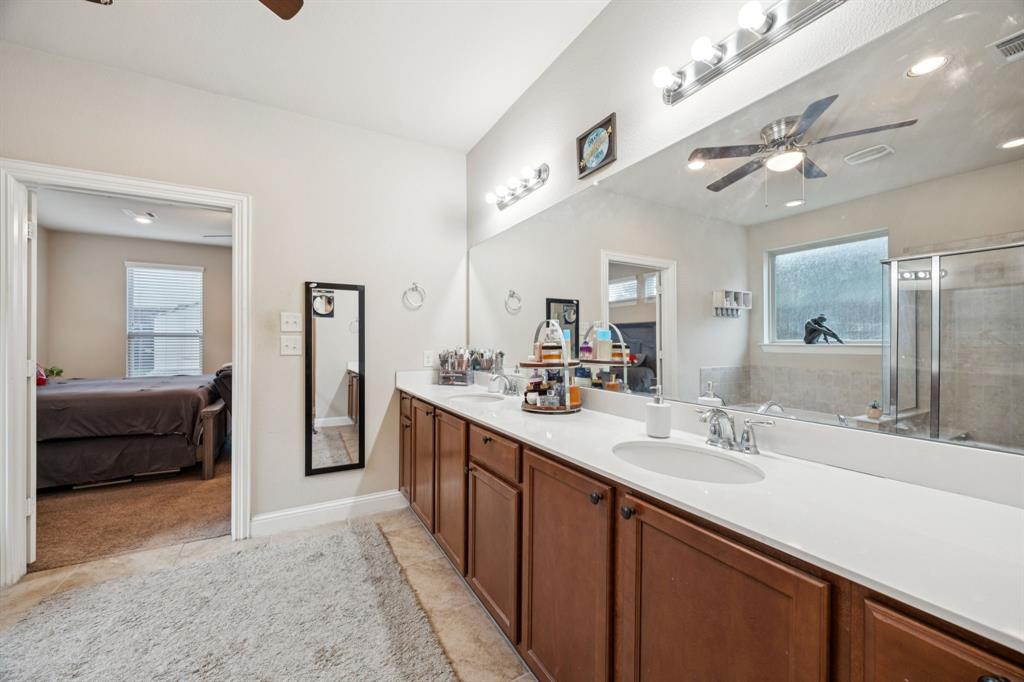 Rowlett, Texas, 75089, United States, 4 Bedrooms Bedrooms, ,4 BathroomsBathrooms,Residential,For Sale,1911433