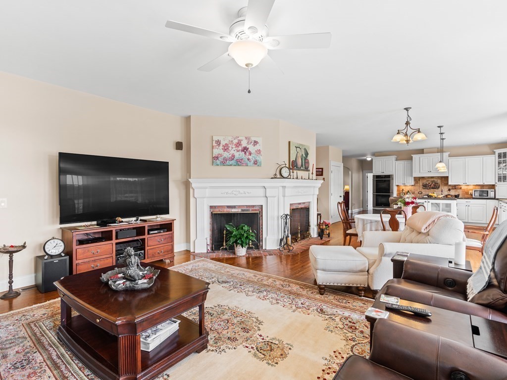 77 Water St, Rehoboth, Massachusetts, 02769, United States, 6 Bedrooms Bedrooms, ,4 BathroomsBathrooms,Residential,For Sale,77 Water St,1229615