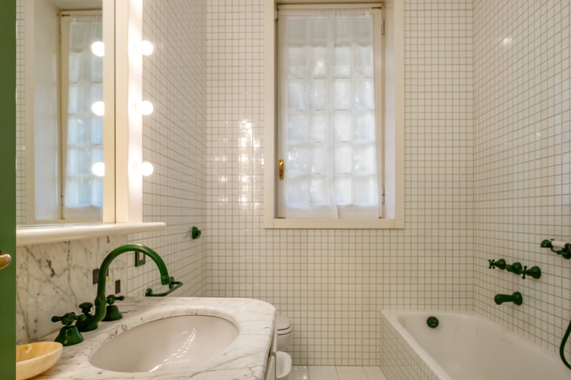 Eupilio, Como, 22030, IT, 6 Bedrooms Bedrooms, ,6 BathroomsBathrooms,Residential,For Sale,1708467