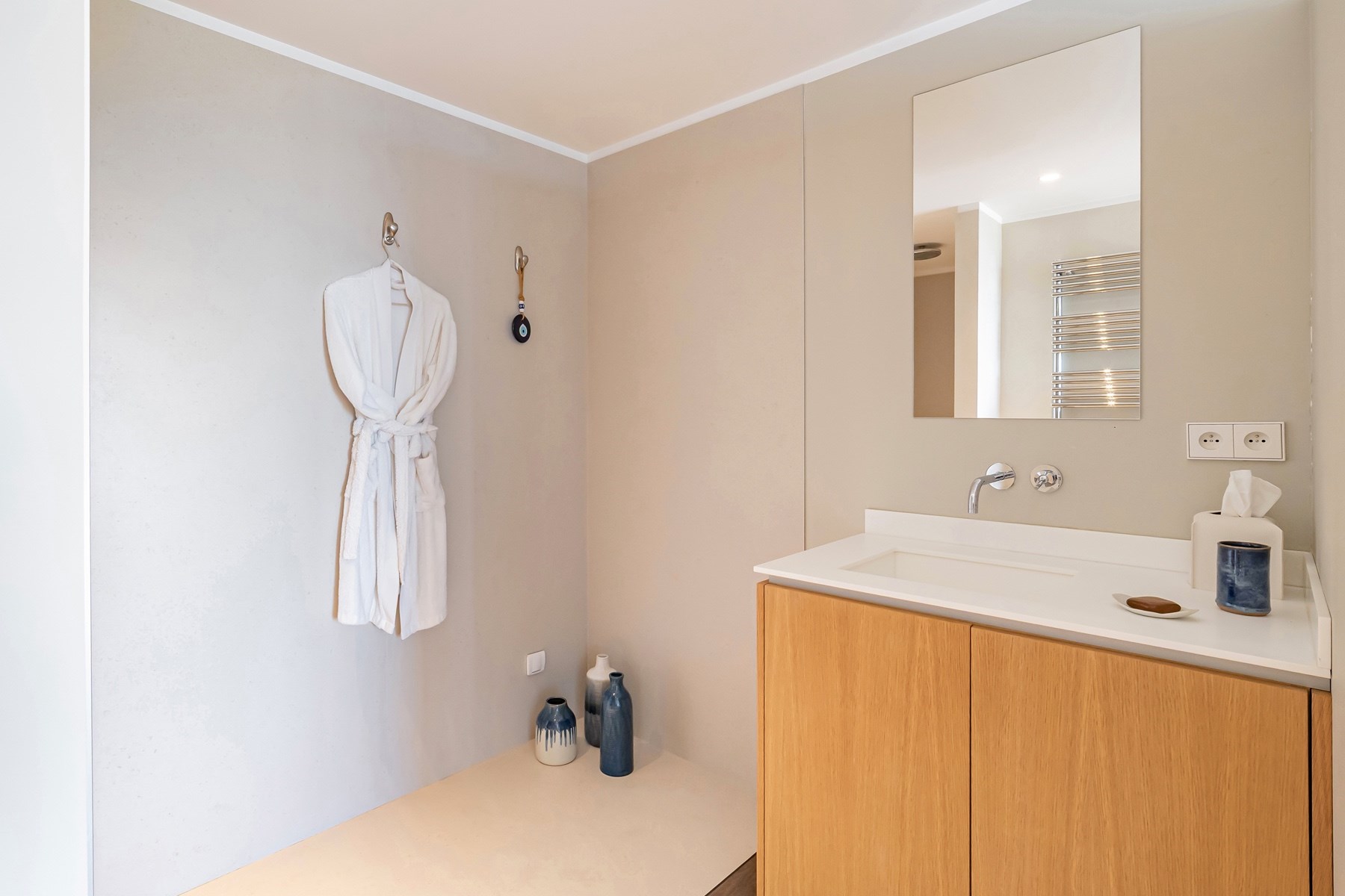  Hills of Cagnes-sur-Mer, luxury renovated sea view villa in a private estate ne… - 物件實景