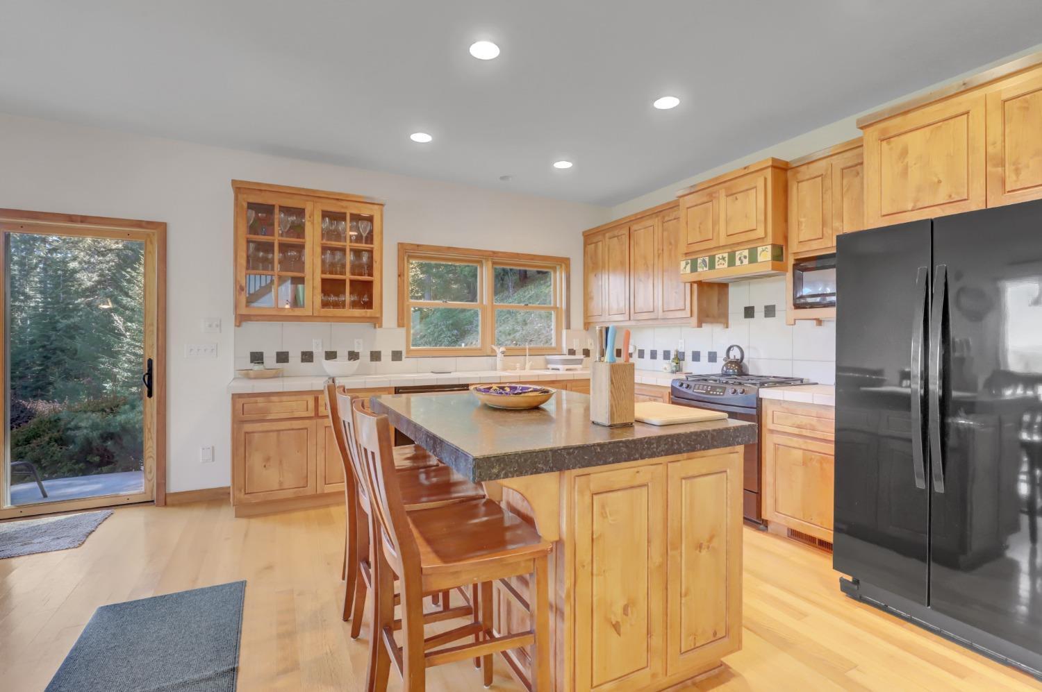 Nevada City, California, 95959, United States, 3 Bedrooms Bedrooms, ,3 BathroomsBathrooms,Residential,For Sale,1937028
