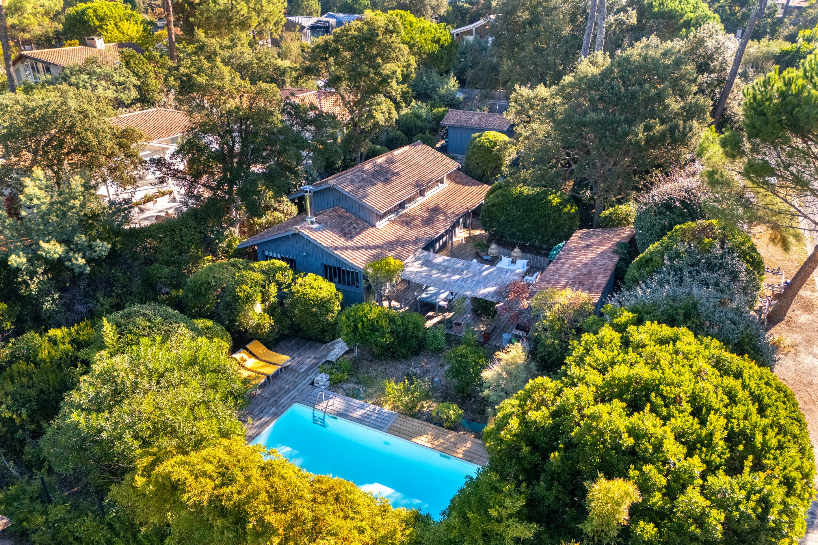  WOODEN VILLA WITH SWIMMING POOL IN THE HEART OF THE VALLONS DU FERRET - 物件實景