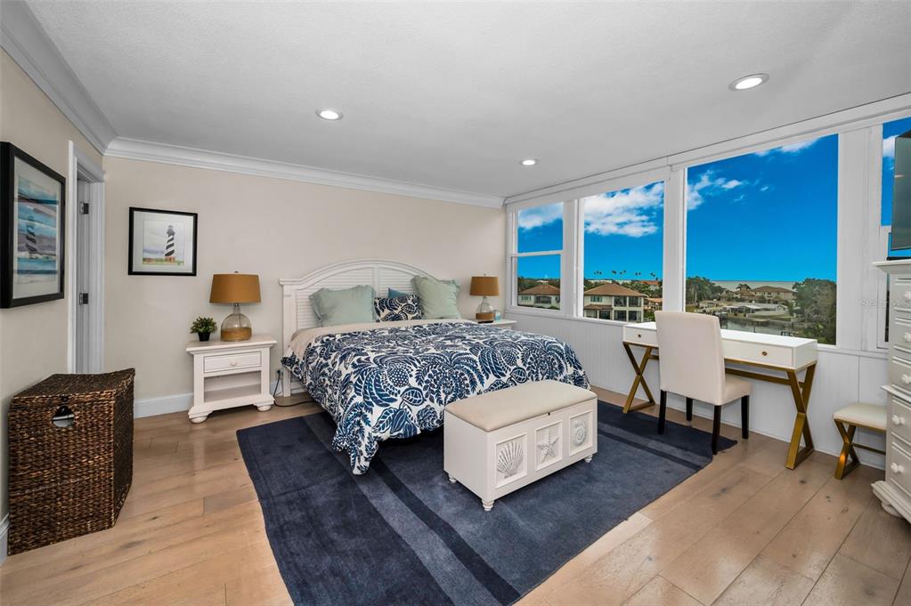 St Petersburg, Florida, 33704, United States, 2 Bedrooms Bedrooms, ,2 BathroomsBathrooms,Residential,For Sale,1989115