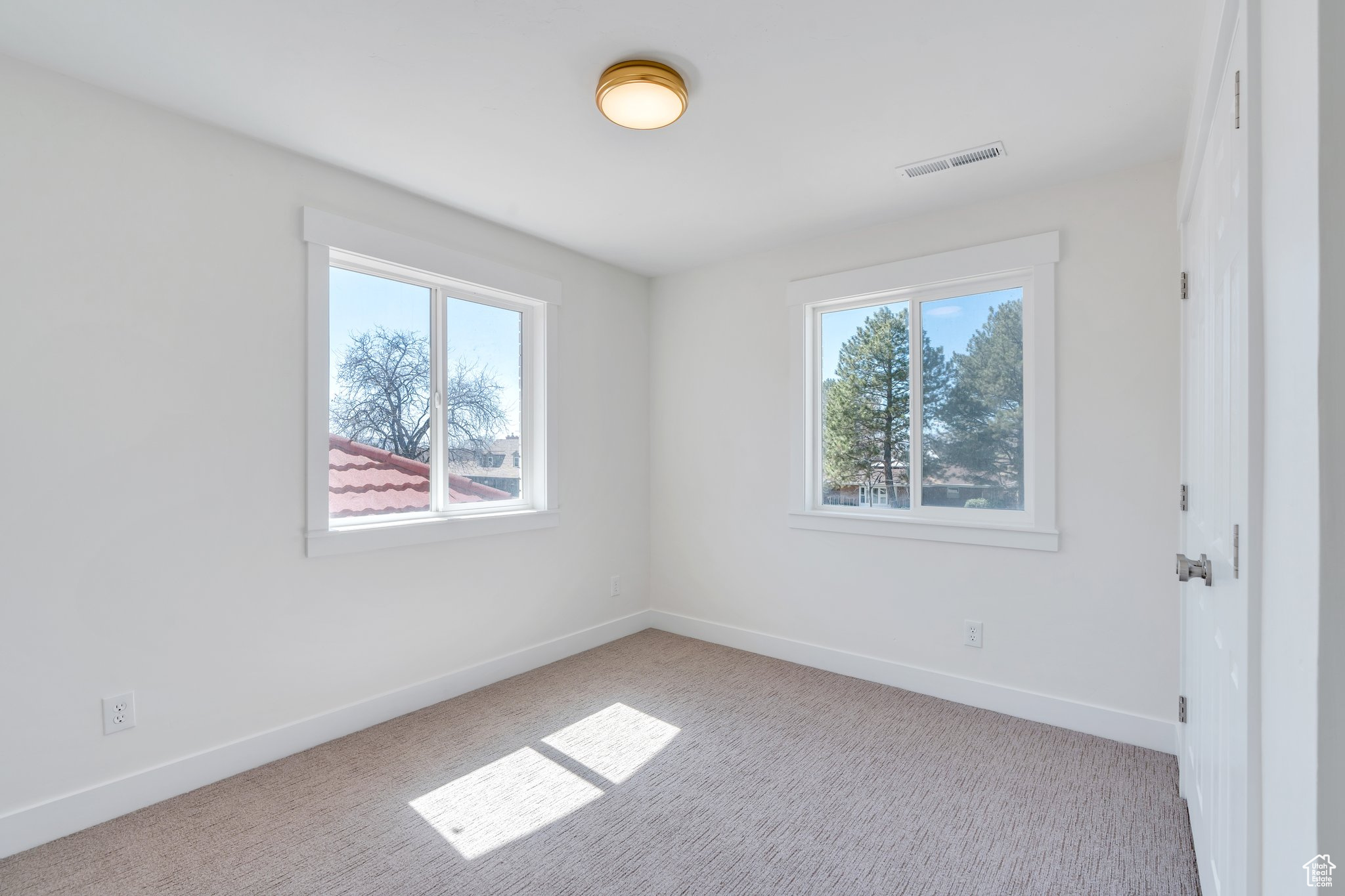 Orem, Utah, 84058, United States, 6 Bedrooms Bedrooms, ,6 BathroomsBathrooms,Residential,For Sale,1829132