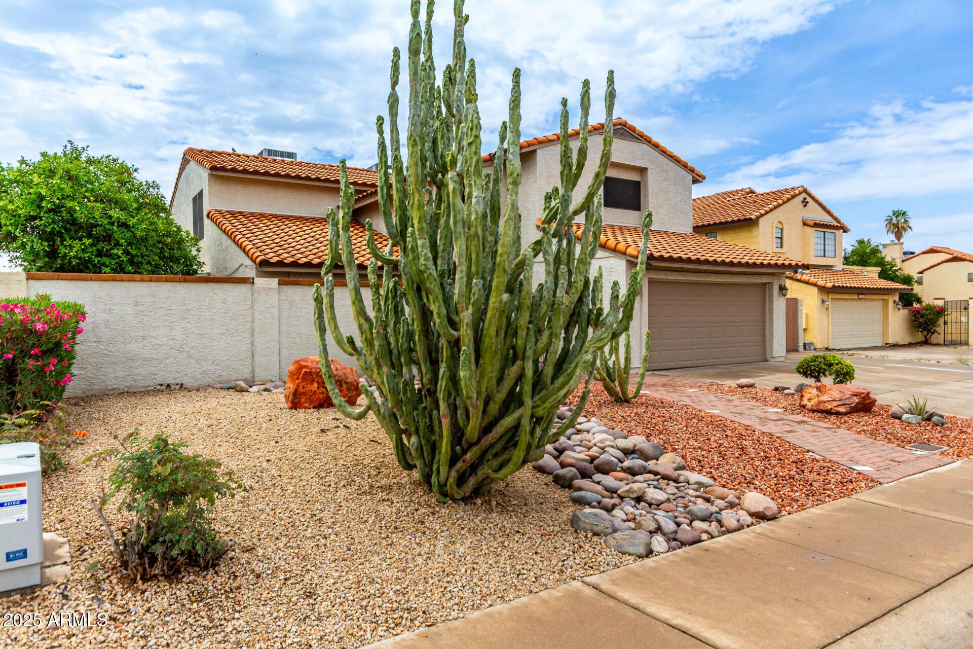 Glendale, Arizona, 85302, United States, 4 Bedrooms Bedrooms, ,4 BathroomsBathrooms,Residential,For Sale,1977849