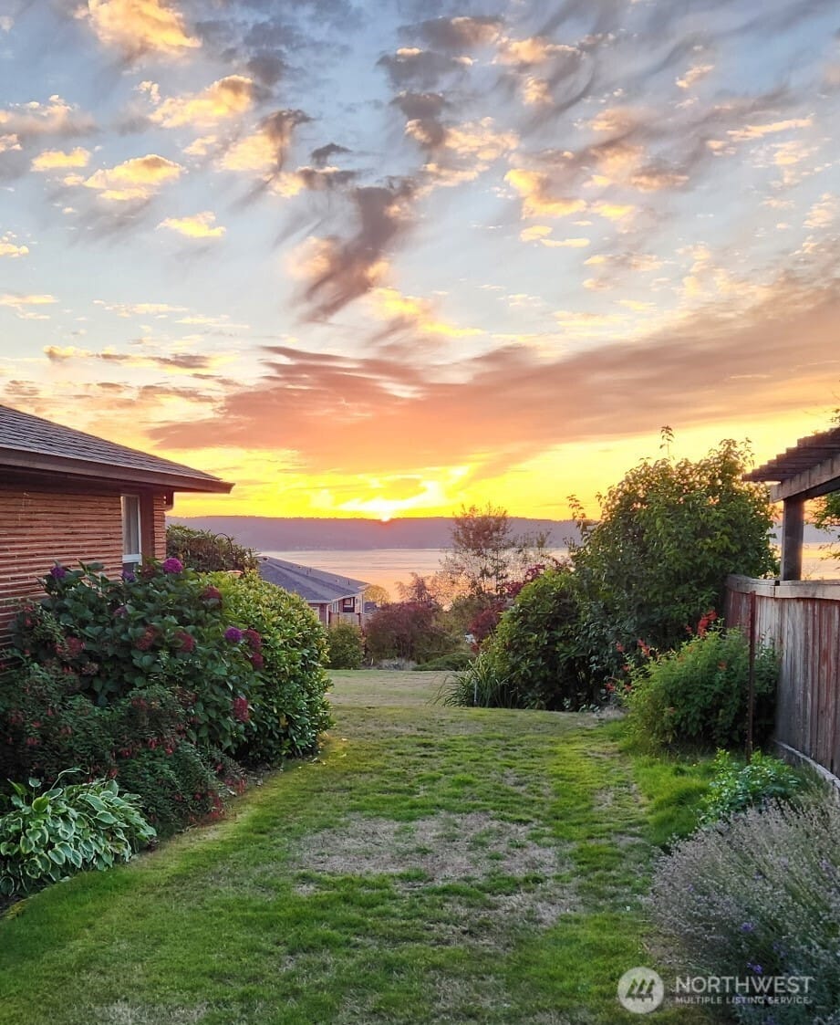 Tacoma, Washington, 98465, United States, 3 Bedrooms Bedrooms, ,2 BathroomsBathrooms,Residential,For Sale,1829131