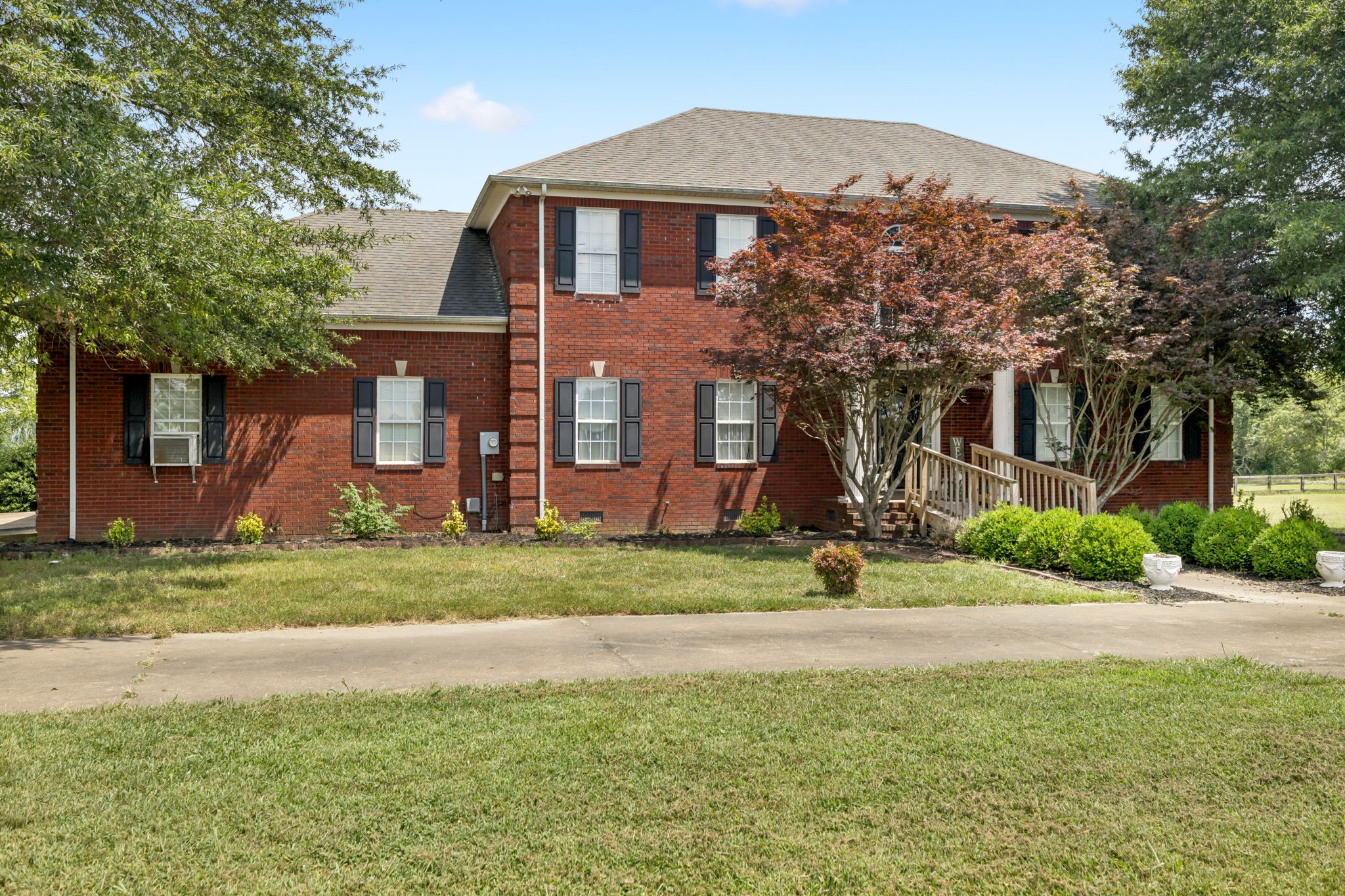 Lawrenceburg, Tennessee, 38464, United States, 5 Bedrooms Bedrooms, ,4 BathroomsBathrooms,Residential,For Sale,1918040