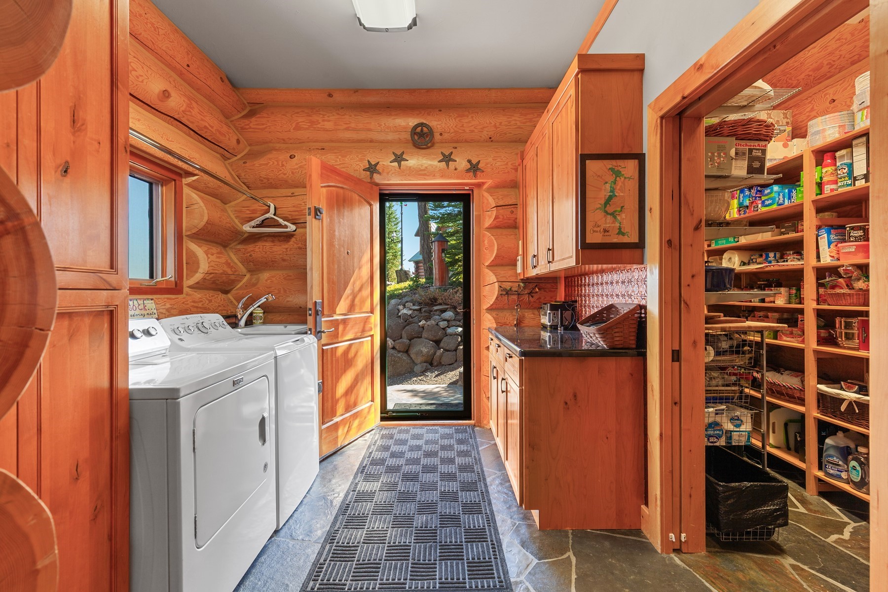  Log Estate overlooking Lake Coeur d