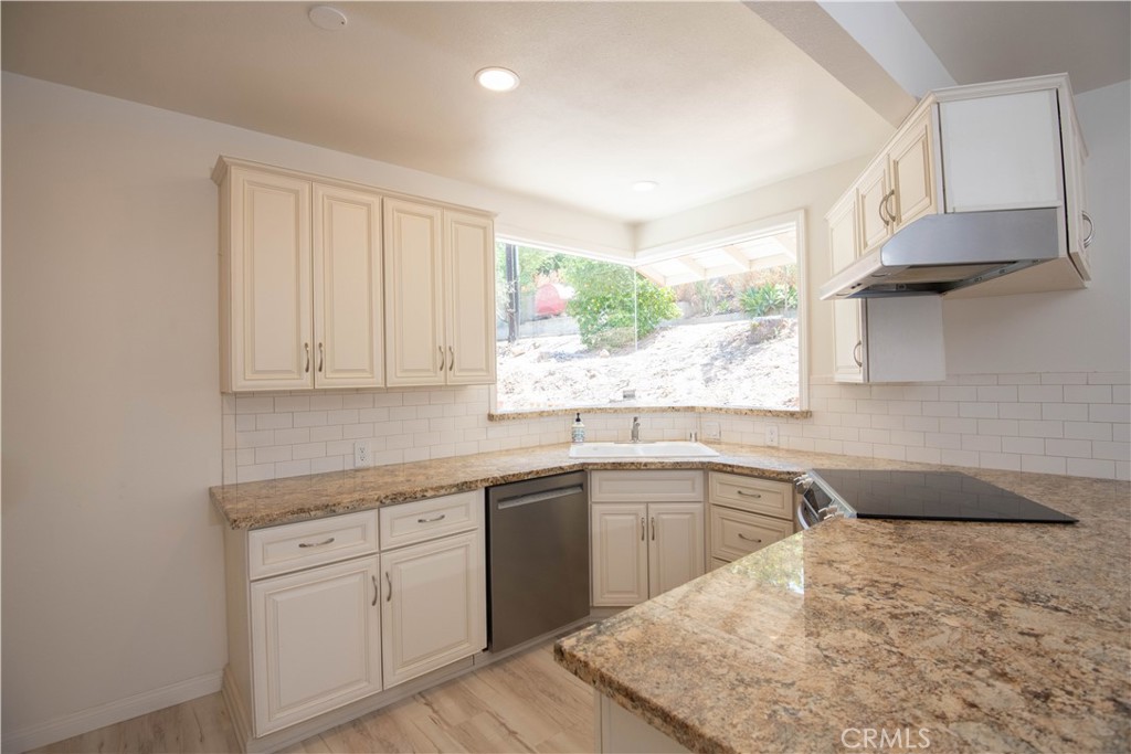 Riverside, California, 92506, United States, 4 Bedrooms Bedrooms, ,3 BathroomsBathrooms,Residential,For Sale,1926209