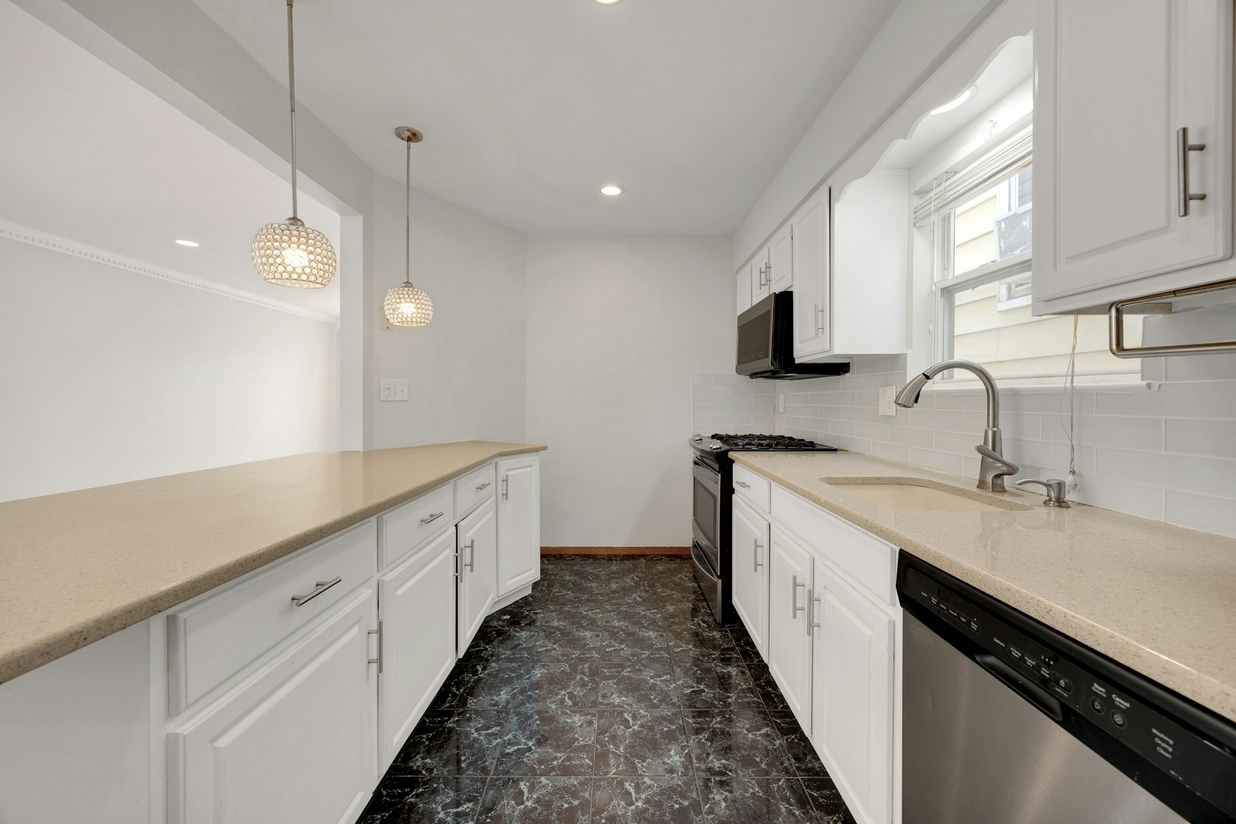  149 Hobart Avenue, Bayonne, NJ 07002 - 物件實景