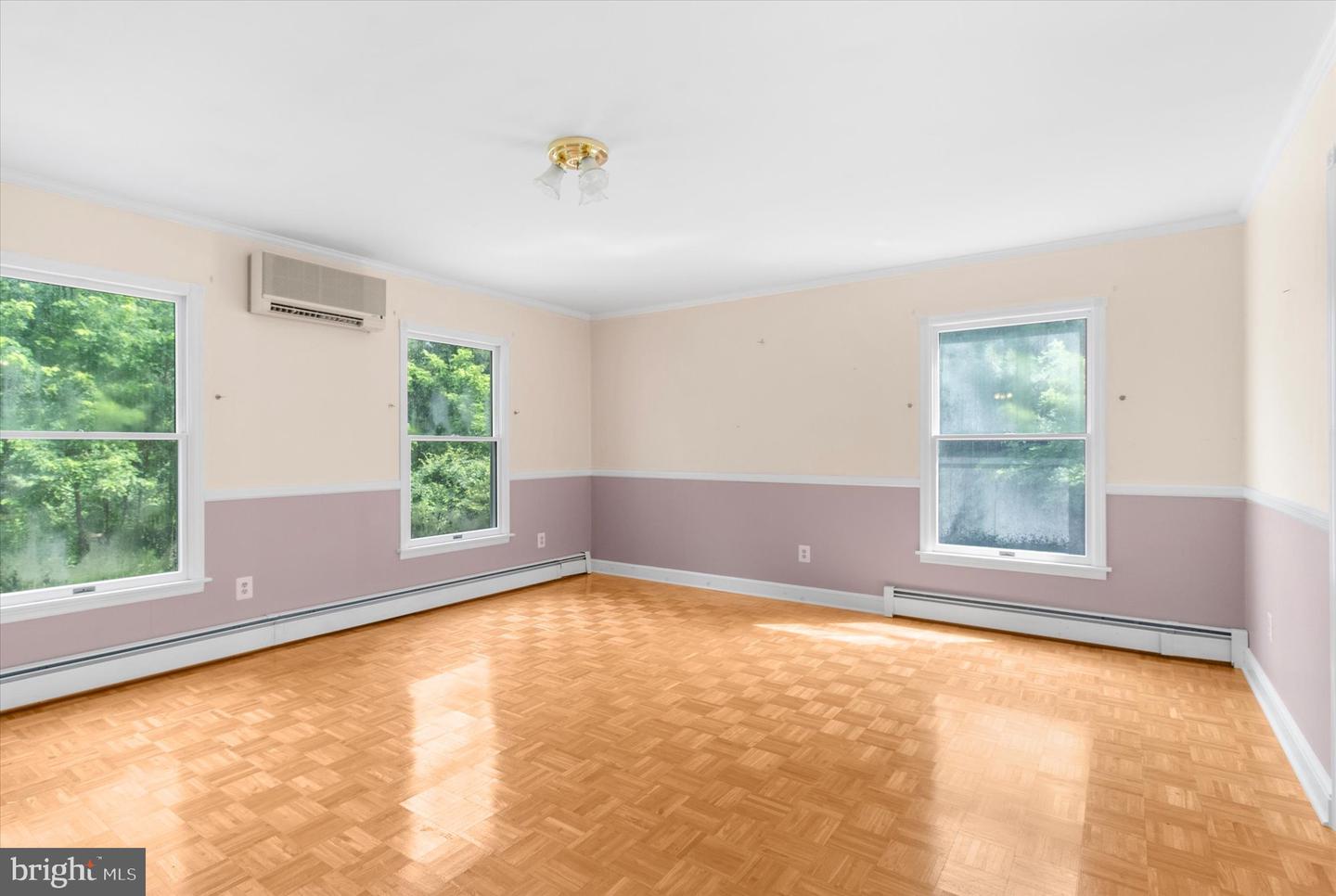 Lambertville, New Jersey, 08530, United States, 4 Bedrooms Bedrooms, ,3 BathroomsBathrooms,Residential,For Sale,1901390