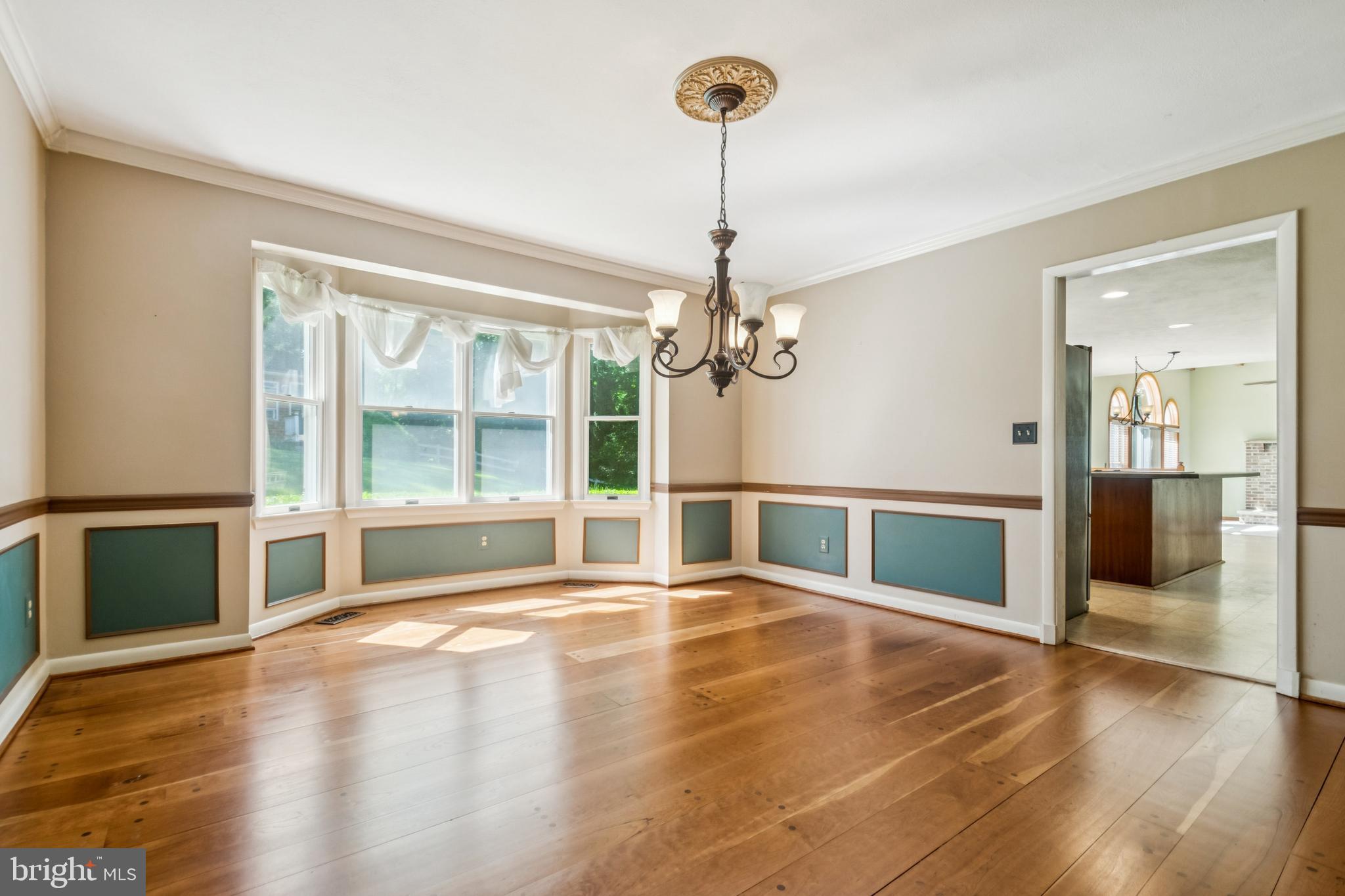 Crownsville, Maryland, 21032, United States, 5 Bedrooms Bedrooms, ,3 BathroomsBathrooms,Residential,For Sale,1922102