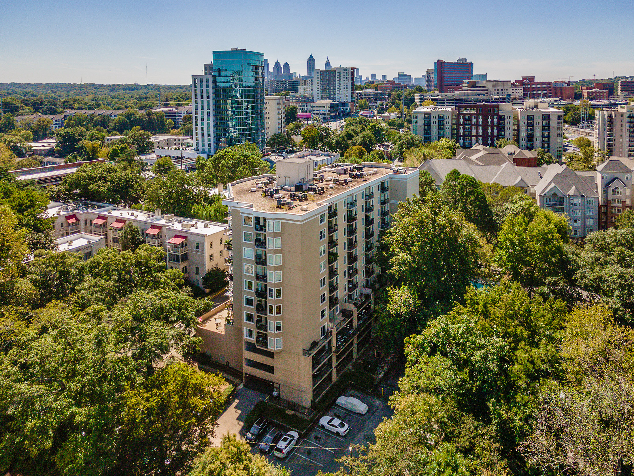  Stunning Designer-renovated Condo Minutes from Atlanta