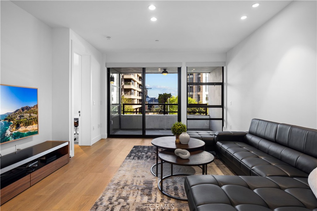 Los Angeles, California, 90024, United States, 2 Bedrooms Bedrooms, ,2 BathroomsBathrooms,Residential,For Sale,1746972