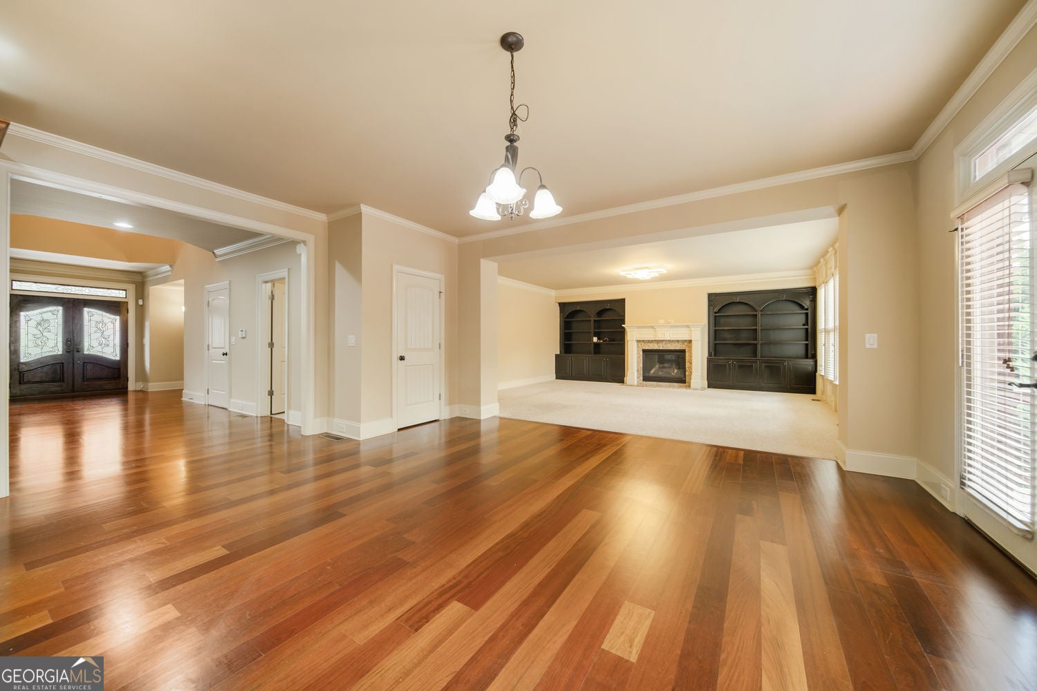 Snellville, Georgia, 30078, United States, 4 Bedrooms Bedrooms, ,5 BathroomsBathrooms,Residential,For Sale,1992513