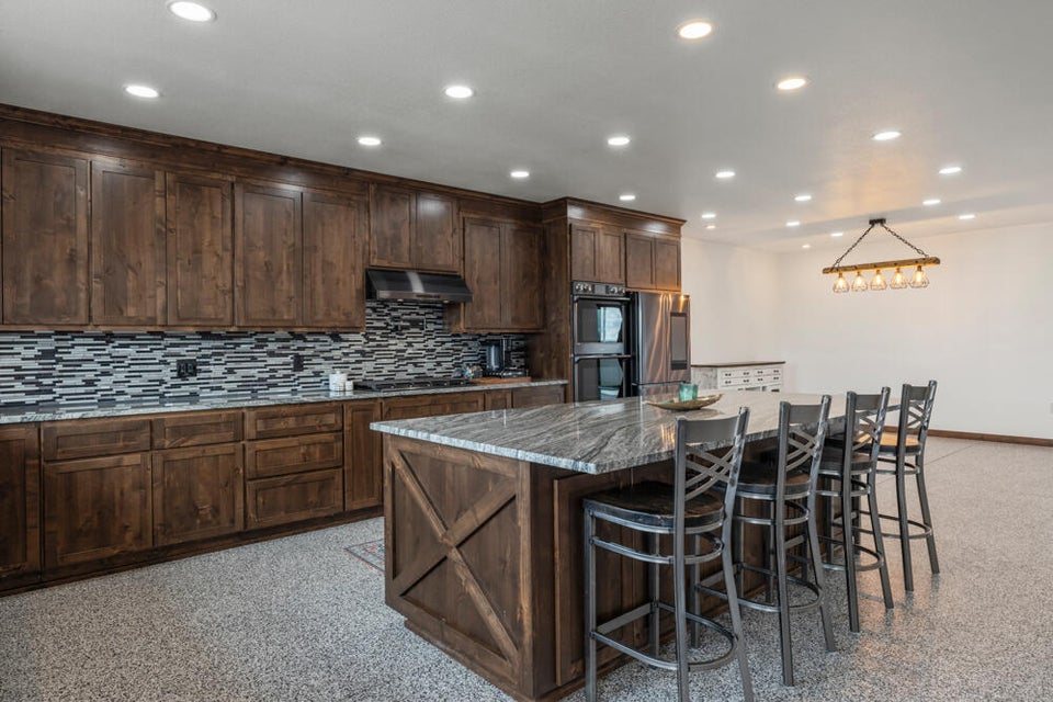 Klamath Falls, Oregon, 97603, United States, 3 Bedrooms Bedrooms, ,3 BathroomsBathrooms,Residential,For Sale,1878382