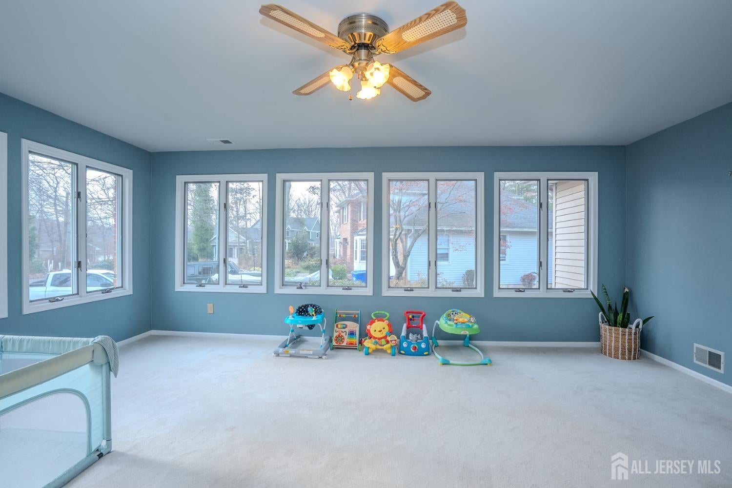 North Brunswick, New Jersey, 08902, United States, 5 Bedrooms Bedrooms, ,3 BathroomsBathrooms,Residential,For Sale,2002843