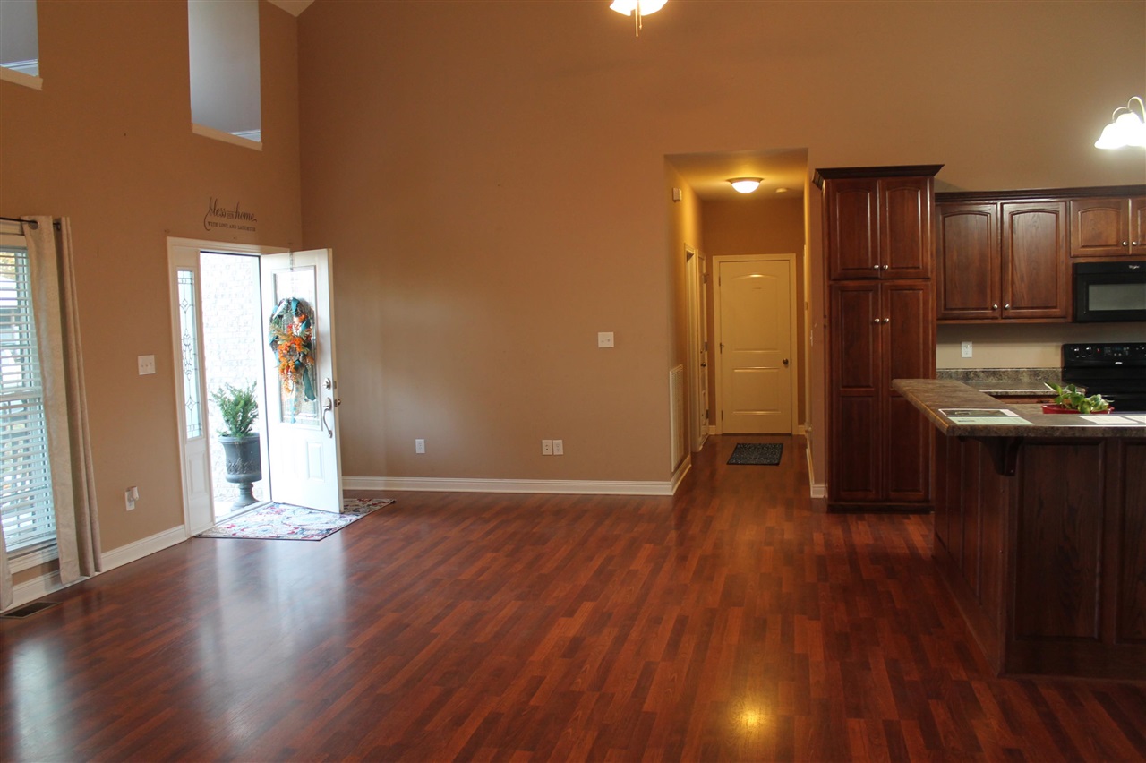 Bowling Green, Kentucky, 42101, United States, 3 Bedrooms Bedrooms, ,2 BathroomsBathrooms,Residential,For Sale,1838101