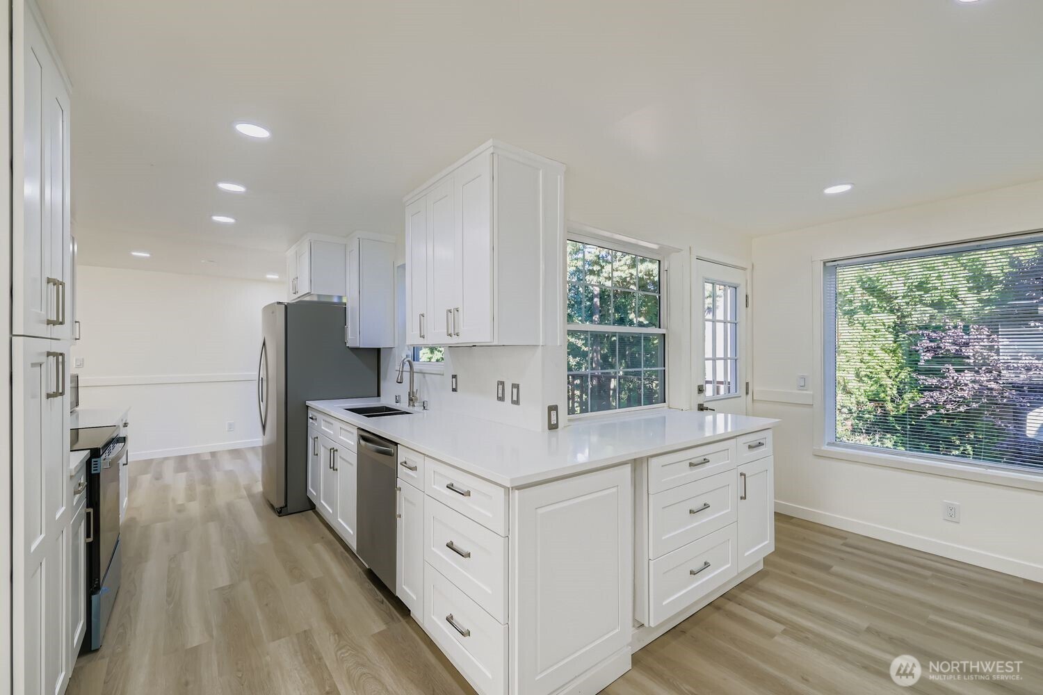 Shoreline, Washington, 98133, United States, 9 Bedrooms Bedrooms, ,1 BathroomBathrooms,Residential,For Sale,1984039