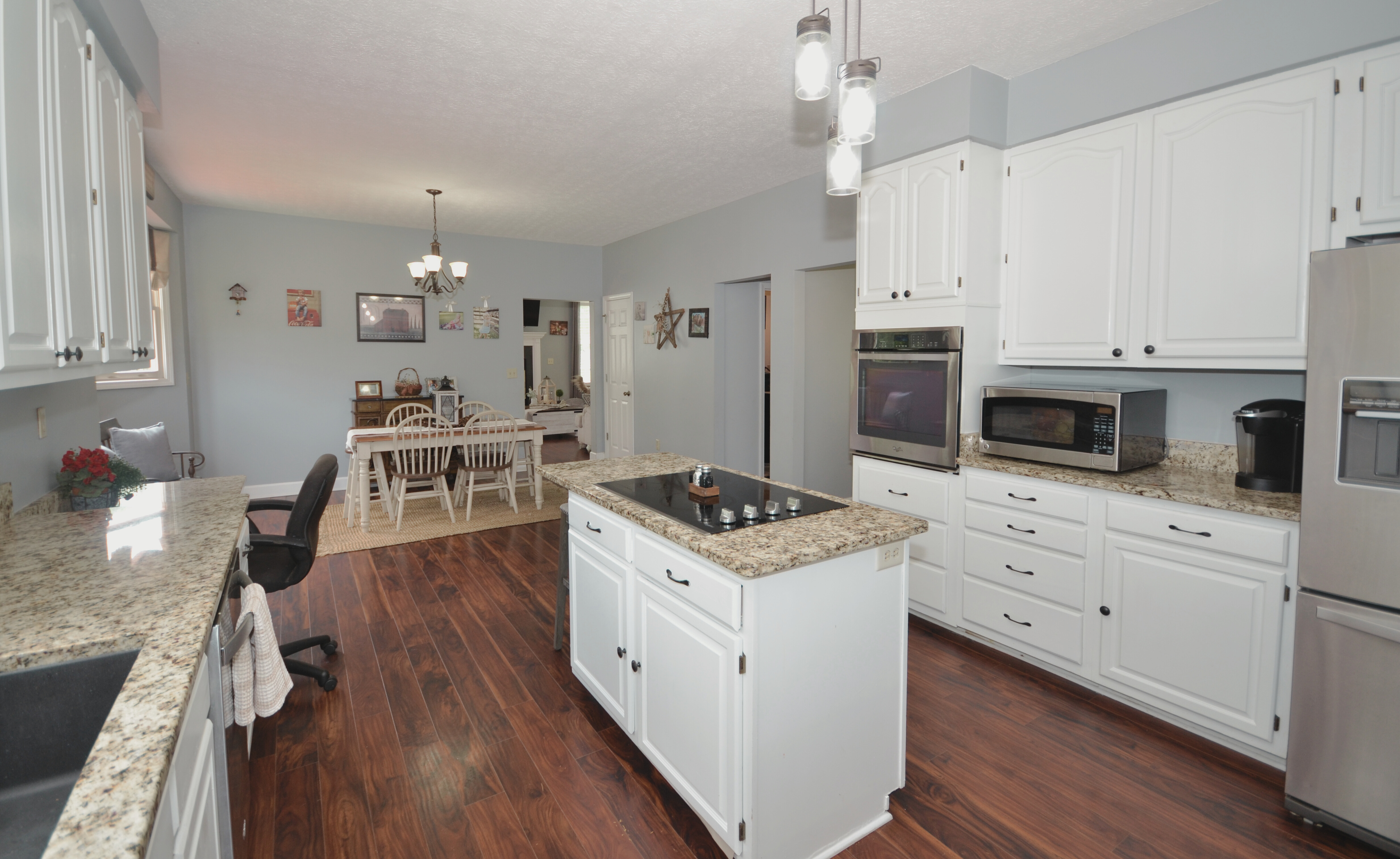 Kodak, Tennessee, 37764, United States, 4 Bedrooms Bedrooms, ,3 BathroomsBathrooms,Residential,For Sale,1887737
