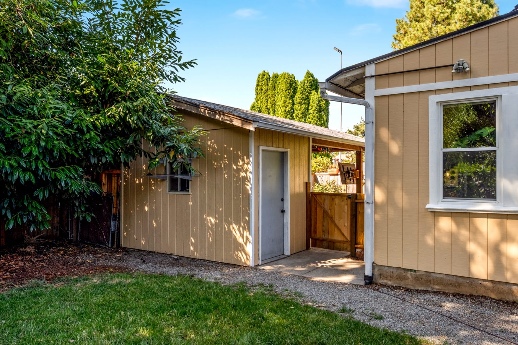  8250 NE BRAZEE ST Portland, OR 97220 - 物件實景