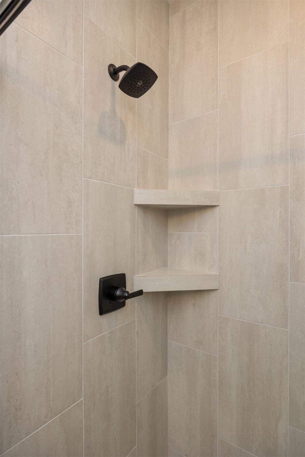 Urbandale, Iowa, 50323, United States, 4 Bedrooms Bedrooms, ,3 BathroomsBathrooms,Residential,For Sale,1975900