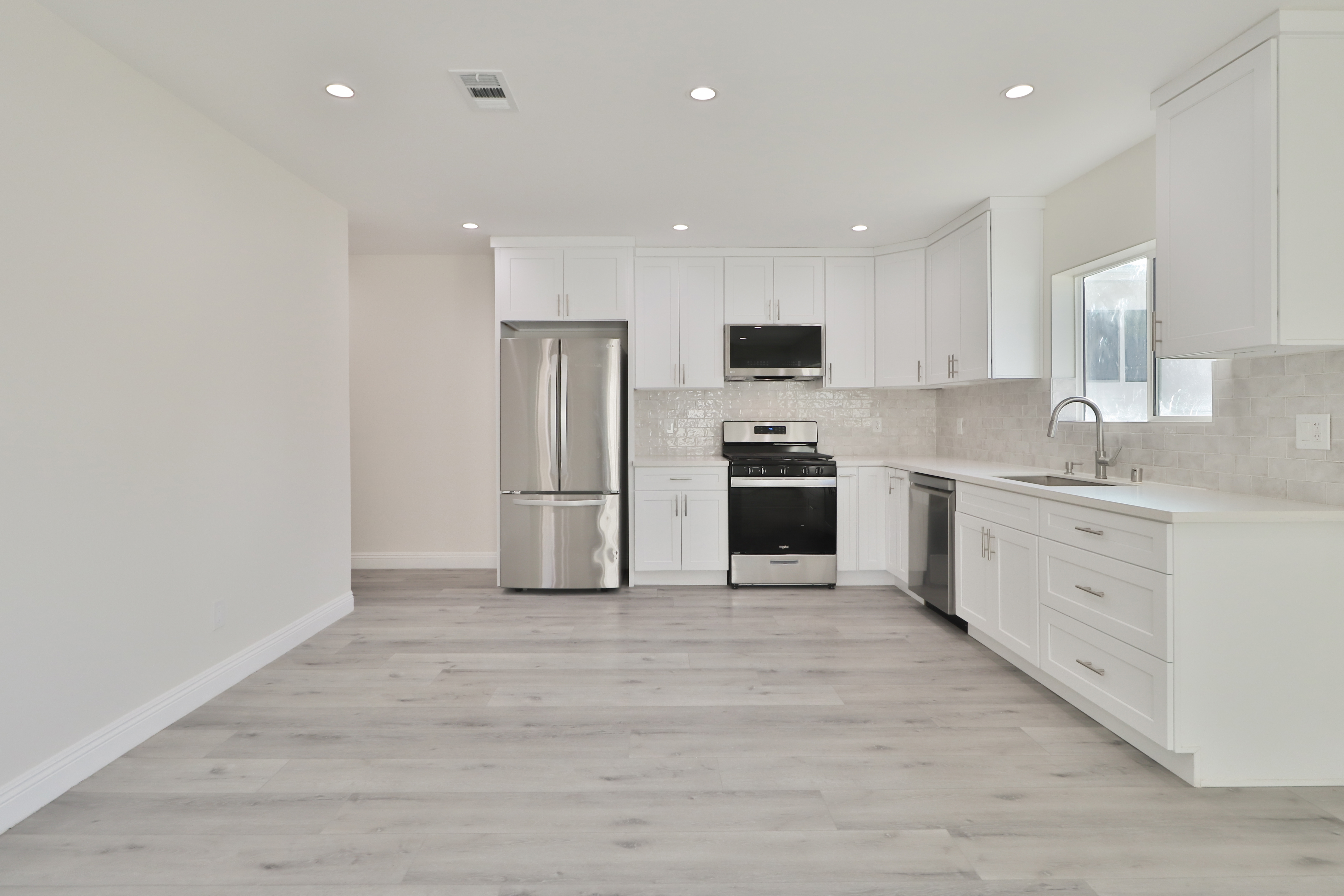 Woodland Hills, California, 91303, United States, 6 Bedrooms Bedrooms, ,7 BathroomsBathrooms,Residential,For Sale,1838273