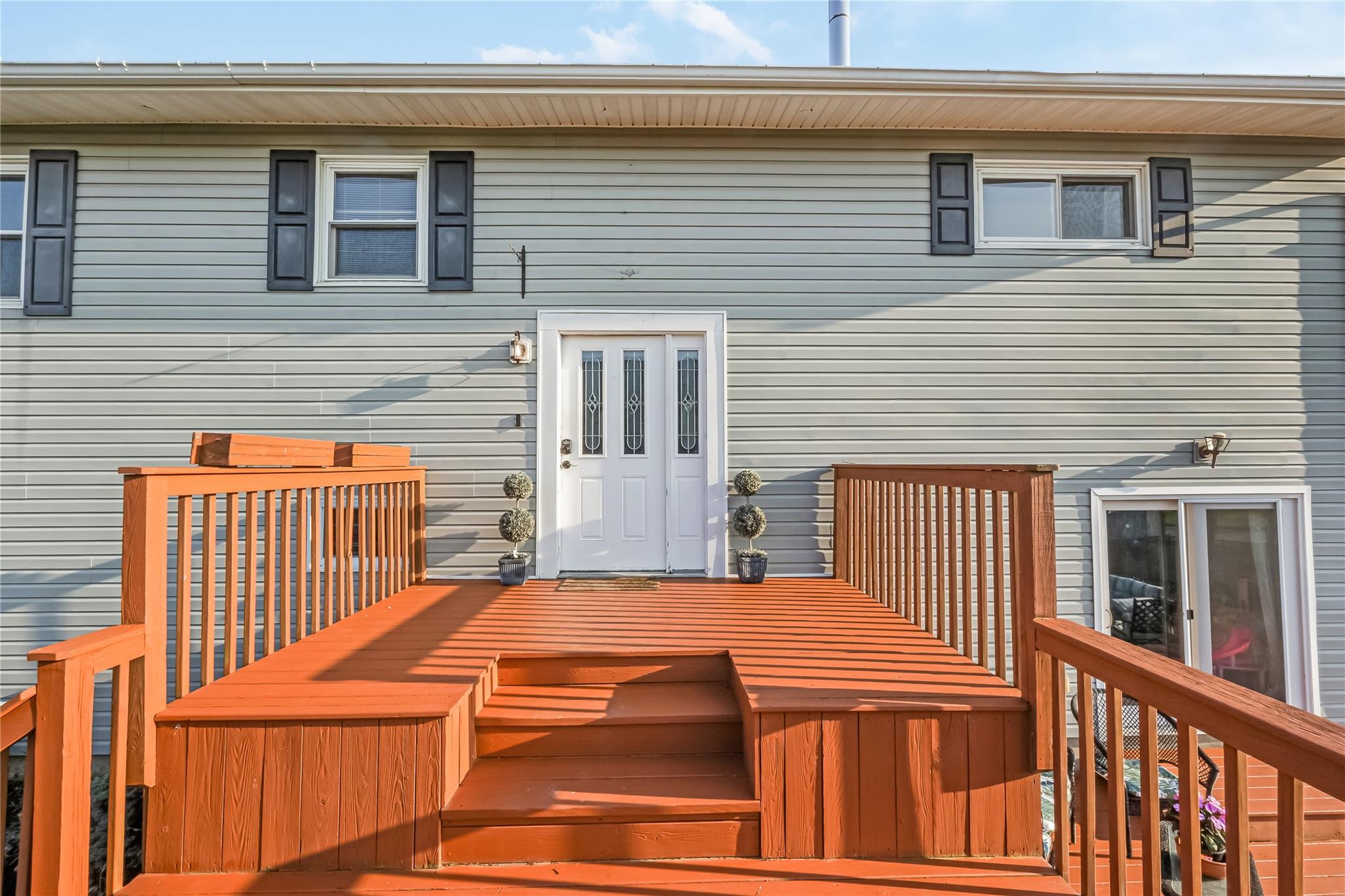 Lindenhurst, New York, 11757, United States, 3 Bedrooms Bedrooms, ,3 BathroomsBathrooms,Residential,For Sale,1915812