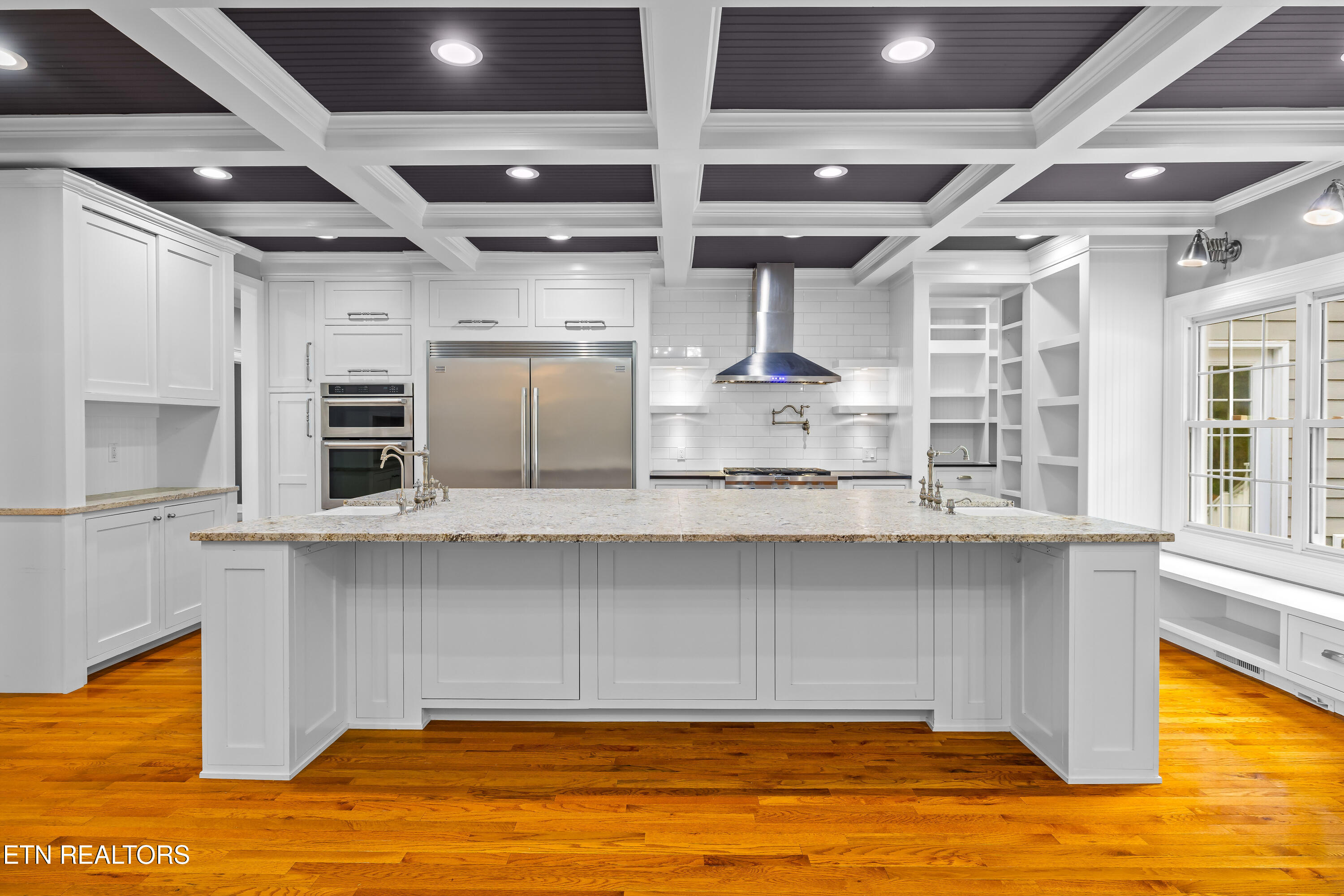 Maryville, Tennessee, 37803, United States, 4 Bedrooms Bedrooms, ,5 BathroomsBathrooms,Residential,For Sale,1984597