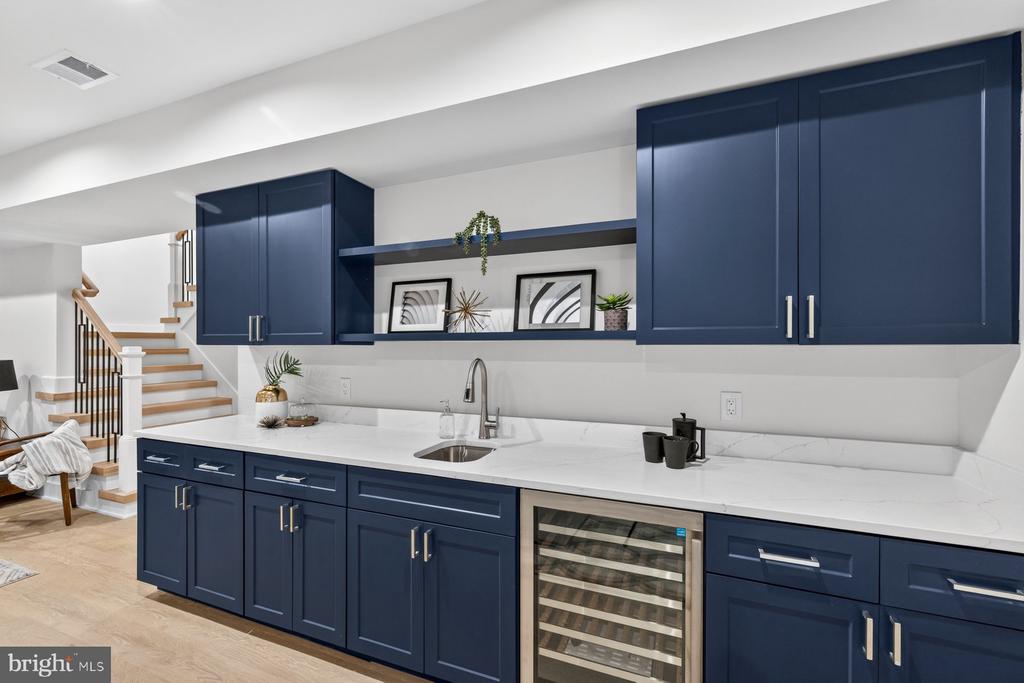 Kensington, Maryland, 20895, United States, 5 Bedrooms Bedrooms, ,5 BathroomsBathrooms,Residential,For Sale,2048532