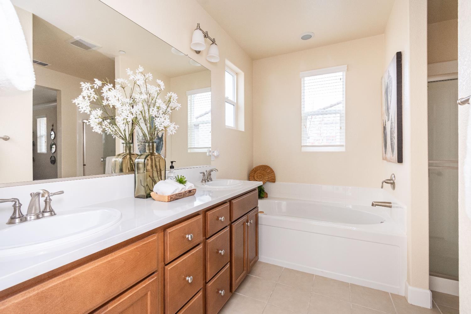 Folsom, California, 95630, United States, 4 Bedrooms Bedrooms, ,3 BathroomsBathrooms,Residential,For Sale,2000807