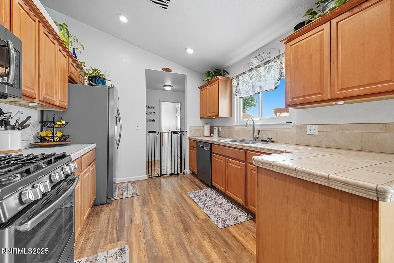 Stagecoach, Nevada, 89429, United States, 4 Bedrooms Bedrooms, ,2 BathroomsBathrooms,Residential,For Sale,1948903