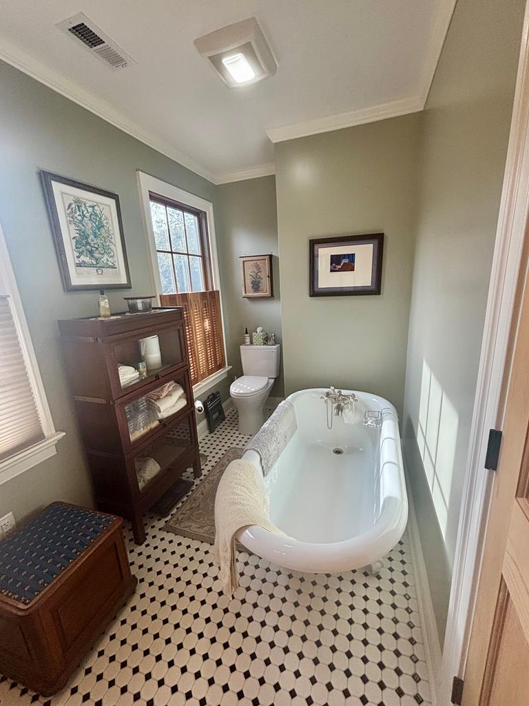 Onancock, Virginia, 23417, United States, 3 Bedrooms Bedrooms, ,2 BathroomsBathrooms,Residential,For Sale,1989733