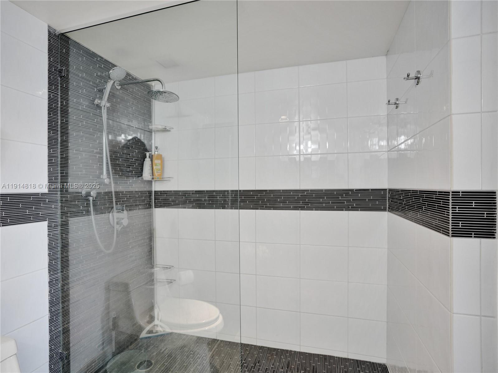 Hollywood, Florida, 33021, United States, 2 Bedrooms Bedrooms, ,3 BathroomsBathrooms,Residential,For Sale,1997464