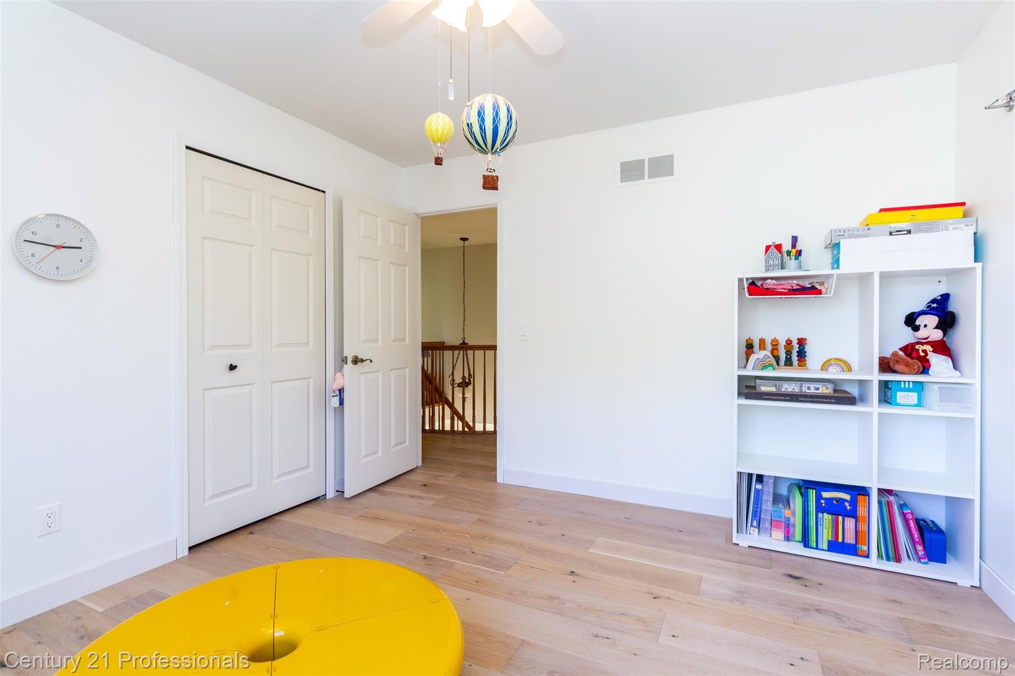 Troy, Michigan, 48084, United States, 4 Bedrooms Bedrooms, ,3 BathroomsBathrooms,Residential,For Sale,1976121