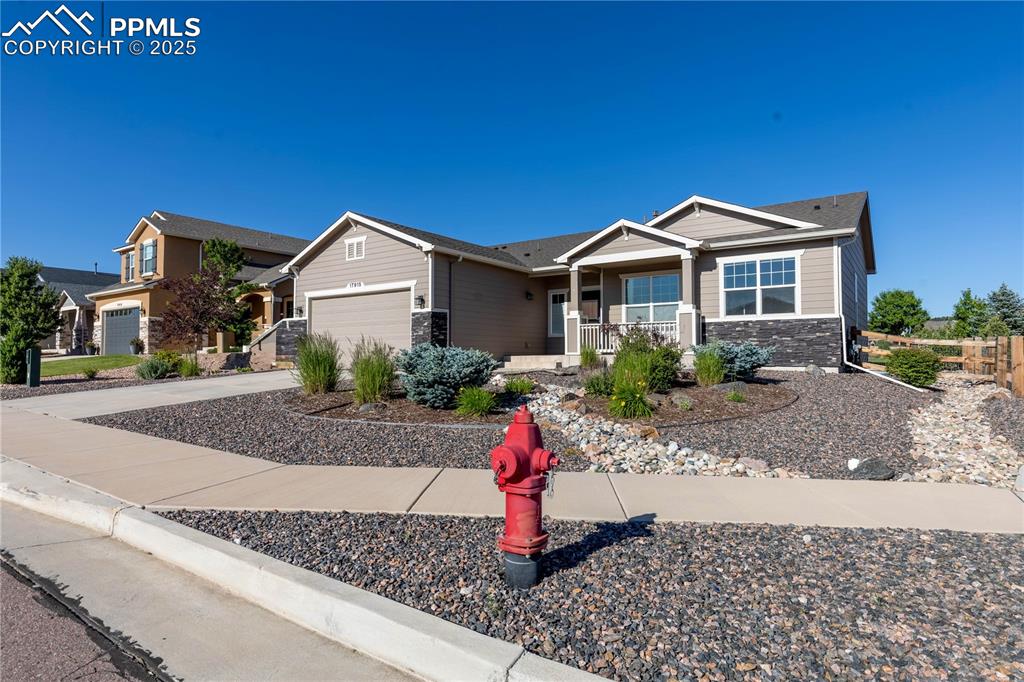Monument, Colorado, 80132, United States, 5 Bedrooms Bedrooms, ,3 BathroomsBathrooms,Residential,For Sale,1875210