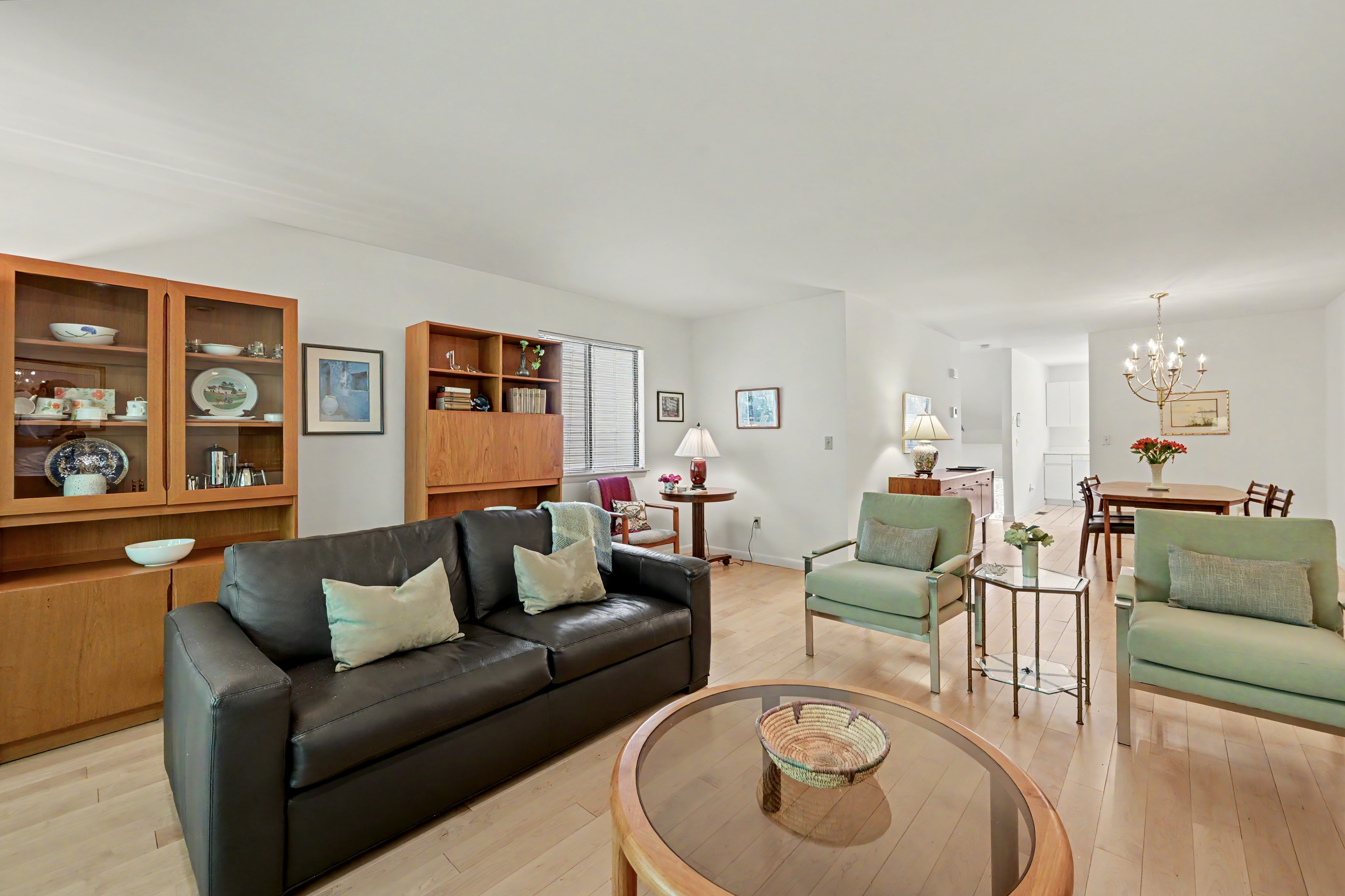  2435 Bedford Street - 物件實景