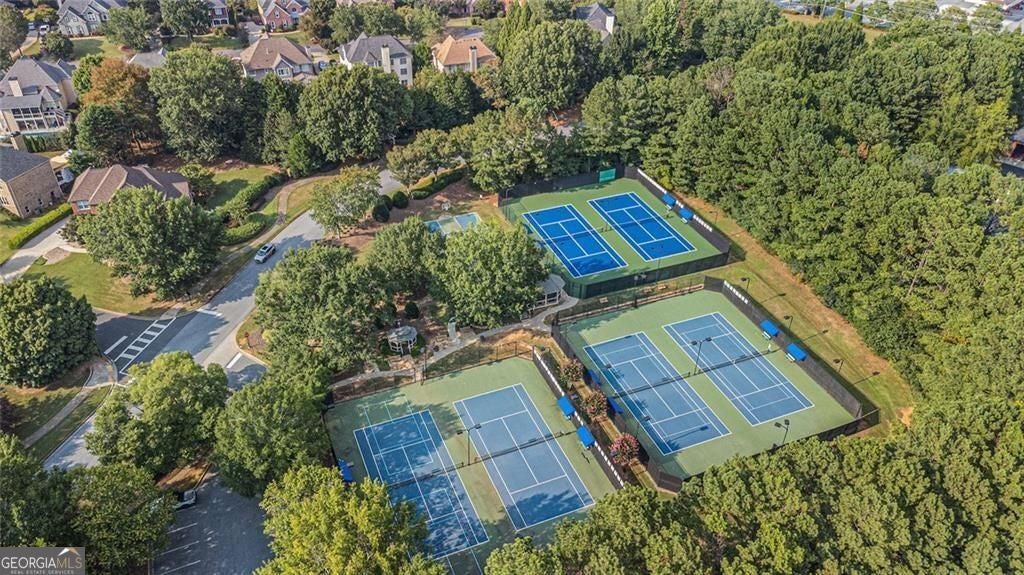 Roswell, Georgia, 30075, United States, 5 Bedrooms Bedrooms, ,4 BathroomsBathrooms,Residential,For Sale,2044480
