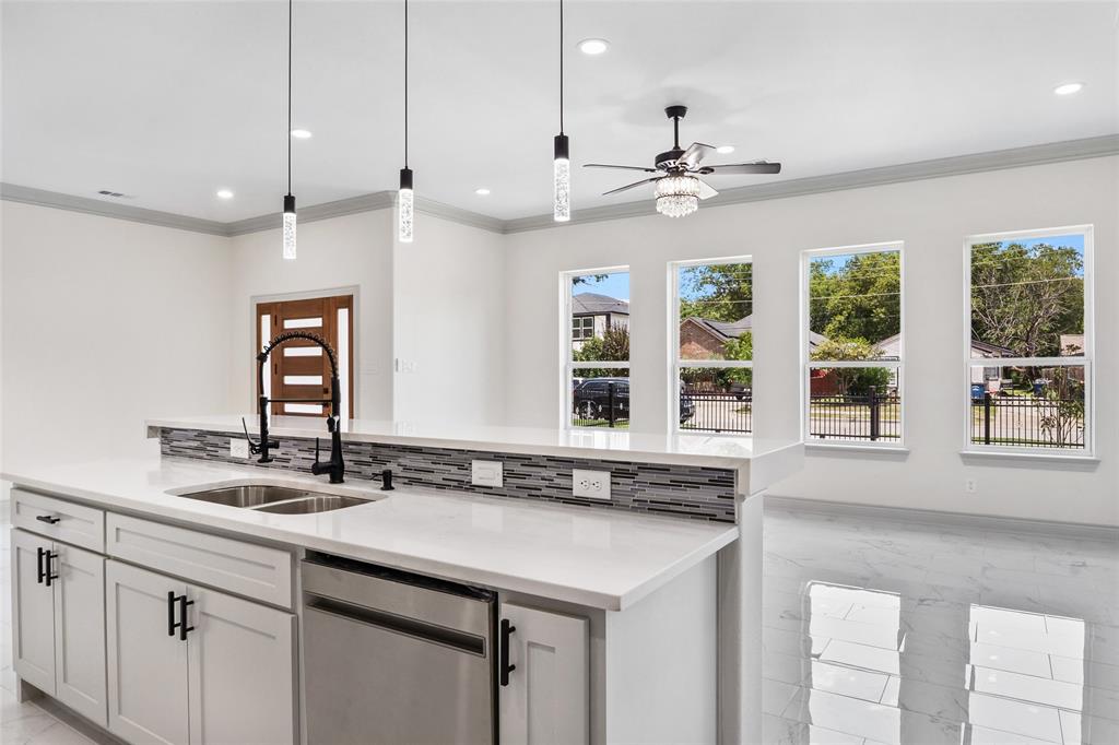 Dallas, Texas, 75212, United States, 4 Bedrooms Bedrooms, ,3 BathroomsBathrooms,Residential,For Sale,1930273