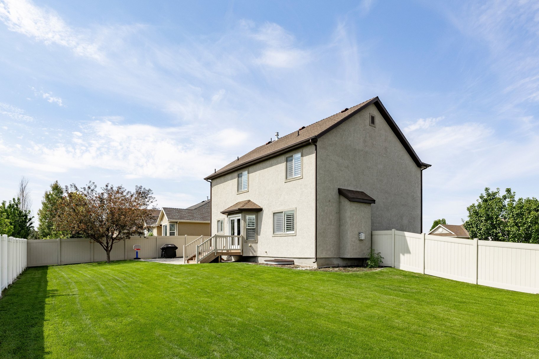  Fantastic Floor Plan in Great West Haven Location - 物件實景