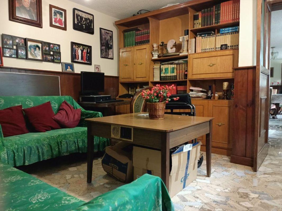 Av. Ju?rez, Atizapán de Zaragoza, Estado de México, 52900, Mexico, 8 Bedrooms Bedrooms, ,6 BathroomsBathrooms,Residential,For Sale,Av. Ju?rez,1624263