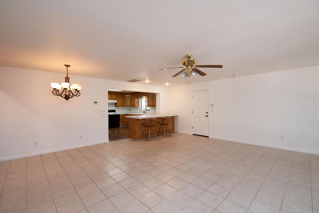 Oakdale, California, 95361, United States, 2 Bedrooms Bedrooms, ,3 BathroomsBathrooms,Residential,For Sale,1978297