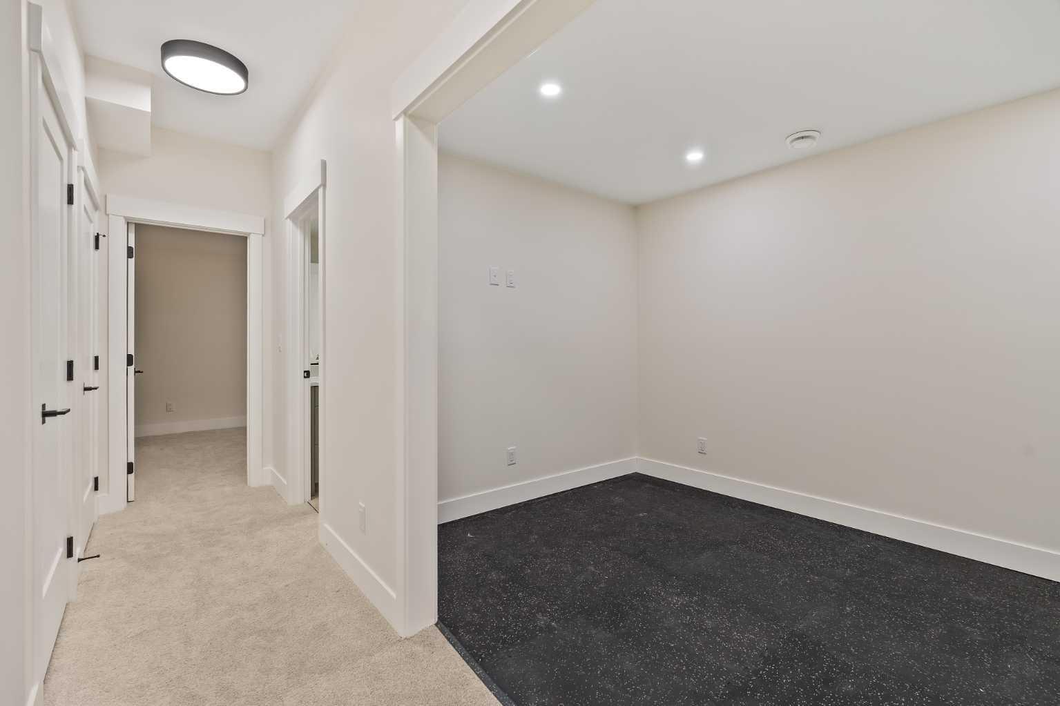 CALGARY, Alberta, T3E 2V9, CA, 4 Bedrooms Bedrooms, ,5 BathroomsBathrooms,Residential,For Sale,1987514