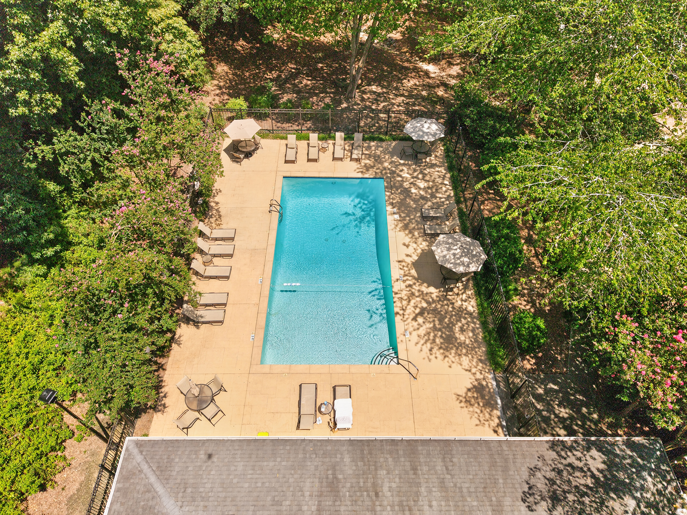  Located in the Gated Essex House Community in Historic Vinings - 物件實景