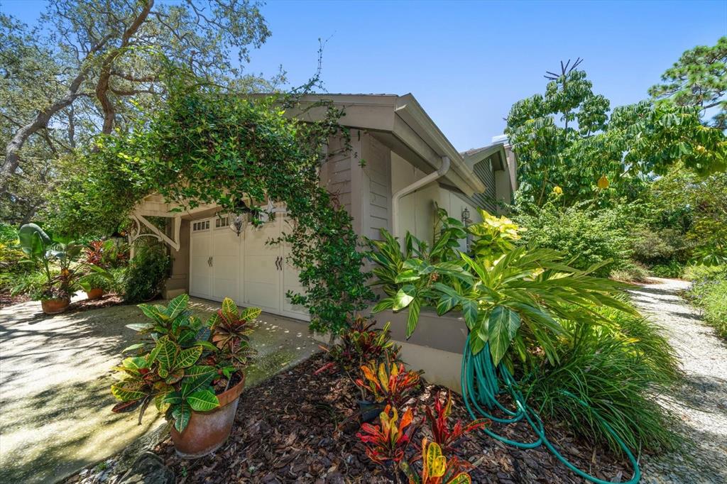 Dunedin, Florida, 34698, United States, 4 Bedrooms Bedrooms, ,3 BathroomsBathrooms,Residential,For Sale,1995790